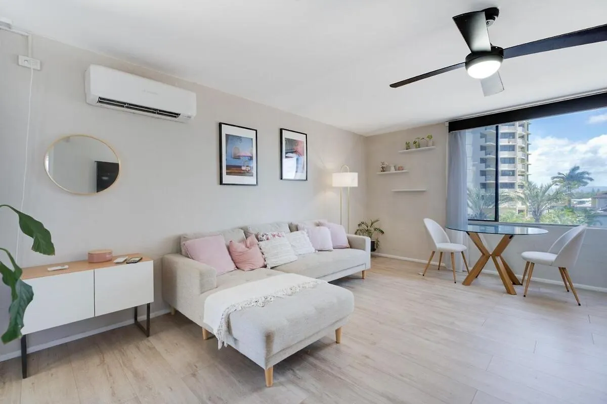 Modern Dual-Key Apt In The Heart Of Gc Gold Coast Apartman