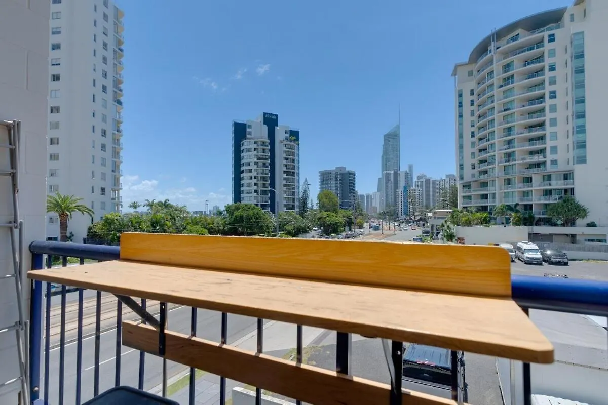 Modern Dual-Key Apt In The Heart Of Gc Gold Coast 0*,